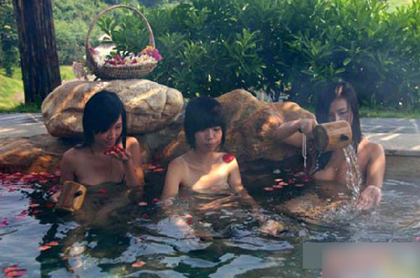 天体博客4风流图片 天体运动异国风情天体浴场8547 天体博客自我转载图(点击浏览下一张趣图)
