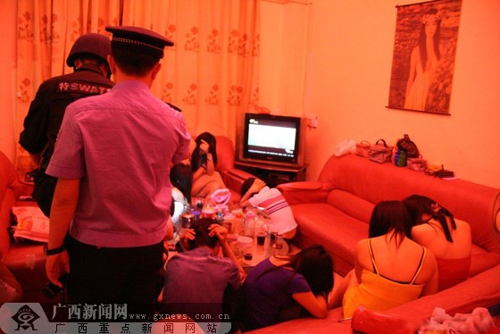 我做男技师的那几年 男技师给我精油推背暗访内涵图片(10)(点击浏览下一张趣图)