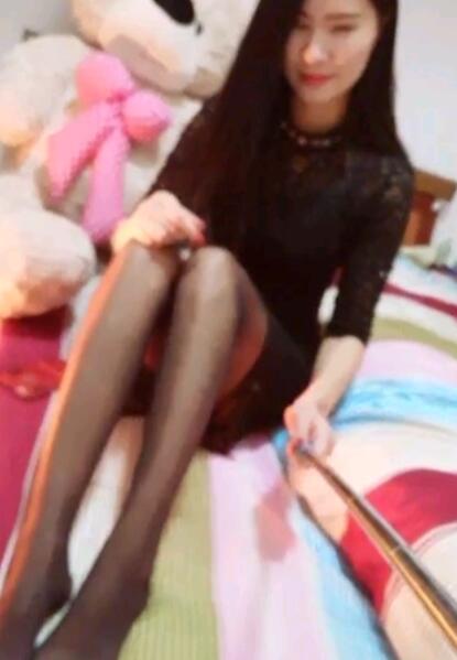 双阴头又黑又粗又硬进洞里 18公分长阳具图(7)(点击浏览下一张趣图)