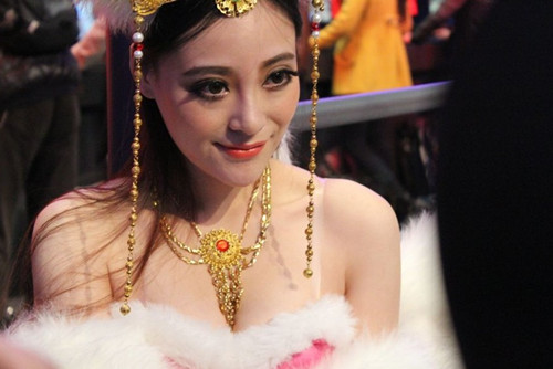 苏妲己的胸图片 大胸苏妲己图片 张馨予苏妲己的图片(3)(点击浏览下一张趣图)