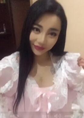 孟霞红嫂喂奶的图片 女人用奶水救伤员视频 红嫂乳汁内涵gif图片(7)(点击浏览下一张趣图)