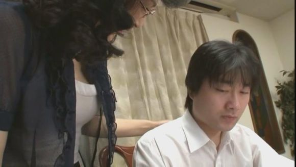 我和小饭店老板娘全文图 40风韵犹存中年美女图(8)(点击浏览下一张趣图)