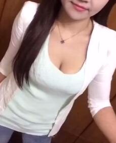 女生图片唯美清新gif：色你妹gif动态图片(7)(点击浏览下一张趣图)