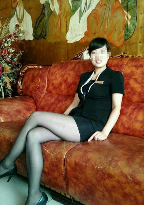徐娘半老日志图 男公关用嘴伺候富婆(5)(点击浏览下一张趣图)