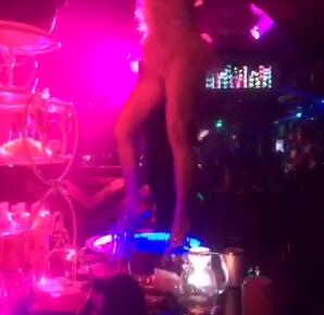 藤原瞳gif：强袭路上痴汉藤原图解(7)(点击浏览下一张趣图)