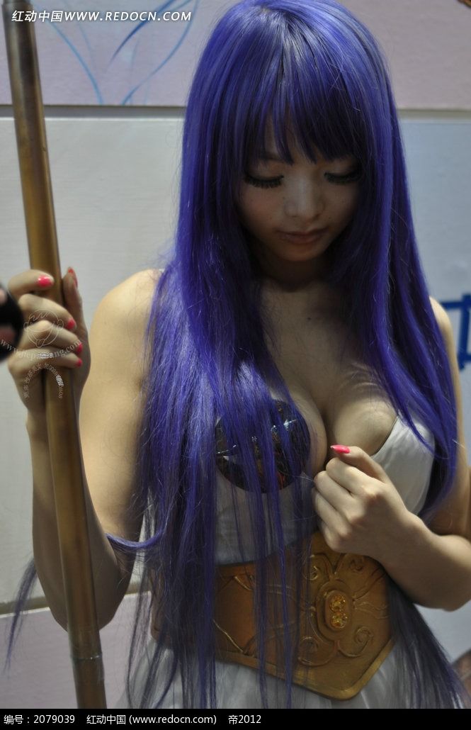 初一女生的胸低头时候图片 初中女生胸好软好想摸(5)(点击浏览下一张趣图)