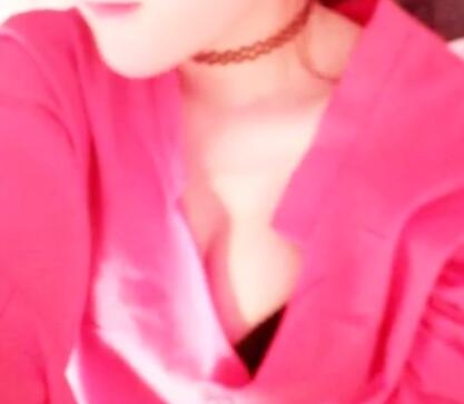 一个直男被掰弯的故事 军人同志片gif：受诱帅警察(5)(点击浏览下一张趣图)