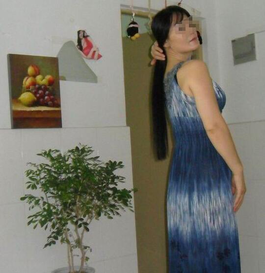 丰韵迷人的中年大姐图 最爱勤姐 勤姐成熟韵味(3)(点击浏览下一张趣图)