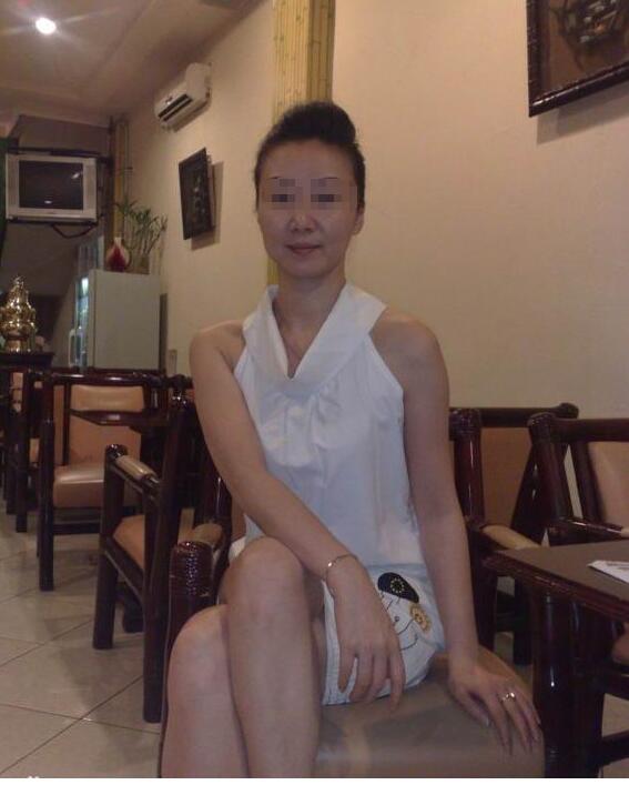 吸引人的中年大姐图片 外来女贴吧图片魅力的中年大姐图片(3)(点击浏览下一张趣图)