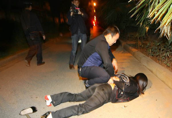 小巷大妈站街女图 去路边擦鞋阿姨问我要(2)(点击浏览下一张趣图)