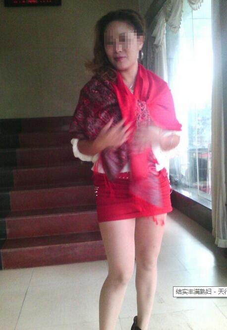 丰满精赤大腿合肥论坛内涵图 粗壮大腿妇女(7)(点击浏览下一张趣图)