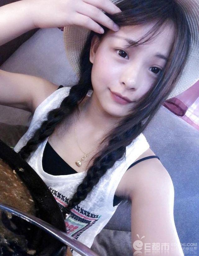 公交车腋毛尴尬图片欣赏 同事腋毛图(6)(点击浏览下一张趣图)