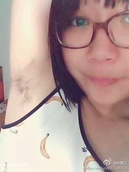上课女同学的腋毛图片 最多的腋毛视频及图片(7)(点击浏览下一张趣图)