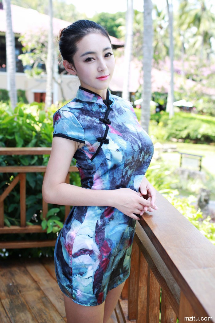 后母和儿子故事 儿子去妈妈的房间图片(点击浏览下一张趣图)