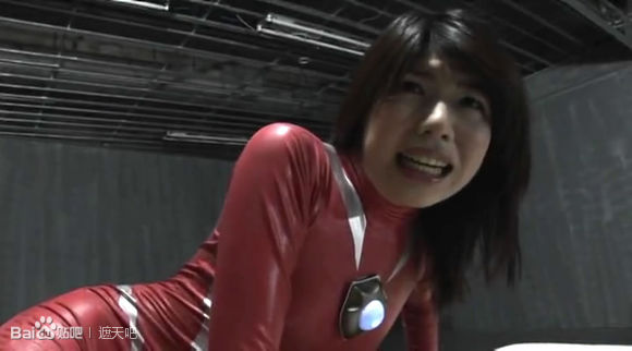 怪兽挠女奥特慢图片 爱迪奥特曼打死尤莉安 奥特曼被怪兽挠痒痒(5)(点击浏览下一张趣图)