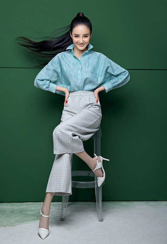 性感养眼美女图片(2)(点击浏览下一张趣图)