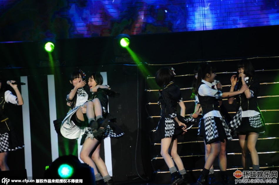 全员加速中鞠婧祎露底 snh48鞠婧祎露底 鞠婧祎公主抱露底(3)(点击浏览下一张趣图)
