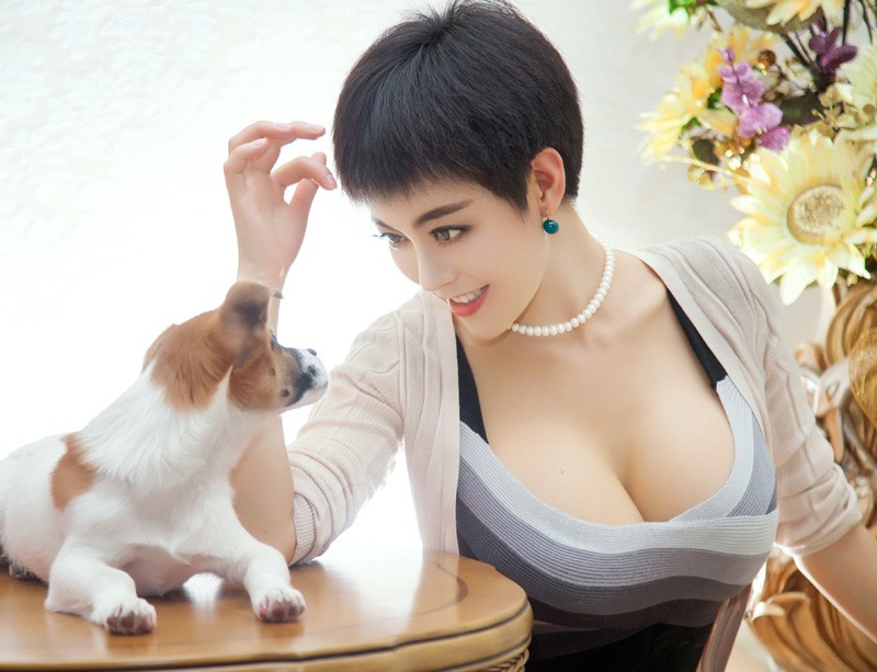 街拍美术馆手机版 街拍美女如云(5)(点击浏览下一张趣图)
