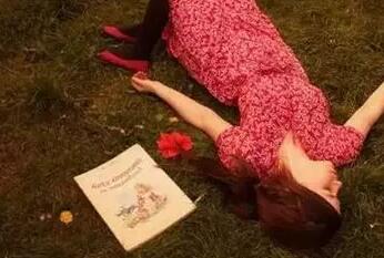 好女人是读不懂的书，好的女人像一本书(点击浏览下一张趣图)