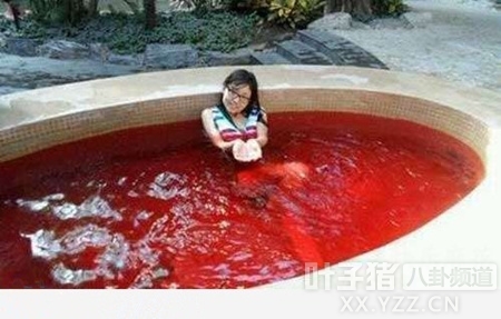 美女洗澡，多吓人啊这是(点击浏览下一张趣图)