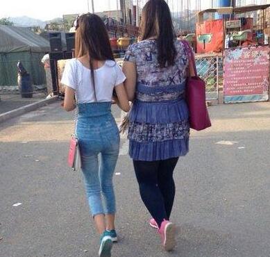 看背影怎么选女票(点击浏览下一张趣图)