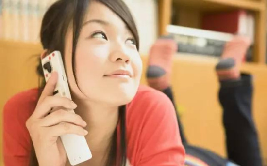 欺负同学后妈，从身后紧紧的抱着我(2)(点击浏览下一张趣图)