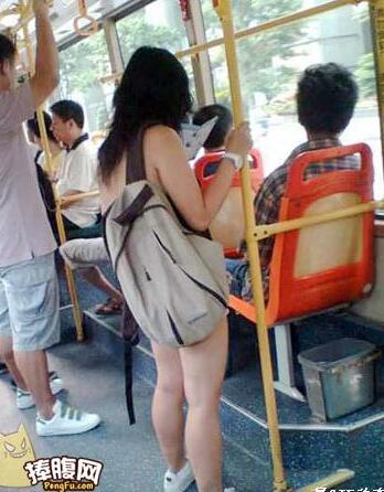公交车美女竟然没有穿衣服(点击浏览下一张趣图)