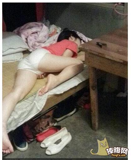性饥渴的美女(点击浏览下一张趣图)