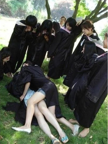 竟然在校园啪啪啪(点击浏览下一张趣图)