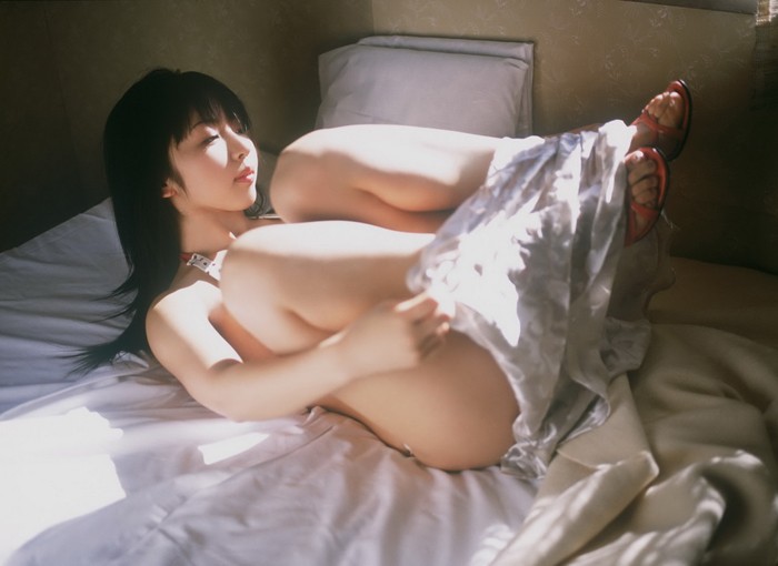 美女互相撕内衣和内裤 美女互相撕衣图片(10)(点击浏览下一张趣图)