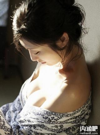 坛蜜av作品图片 壇蜜甜蜜皮鞭全集 齐藤支静加主演的15部电影 だん みつ(18)(点击浏览下一张趣图)