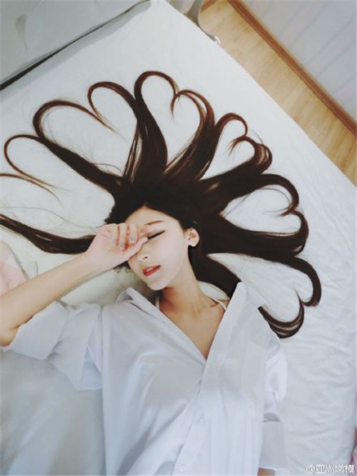 公交车的春光图片欣赏 美女女菜菜市场春光图(5)(点击浏览下一张趣图)