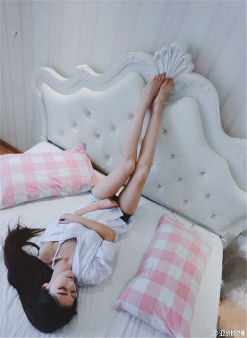 公交车的春光图片欣赏 美女女菜菜市场春光图(6)(点击浏览下一张趣图)