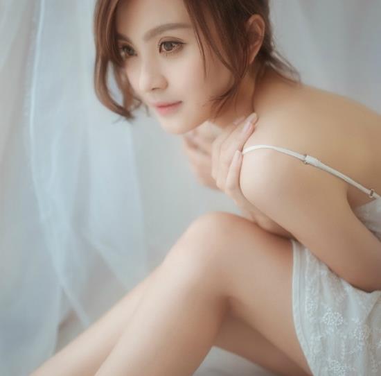 透明薄纱性感美女唯美诱惑人体写真(8)(点击浏览下一张趣图)