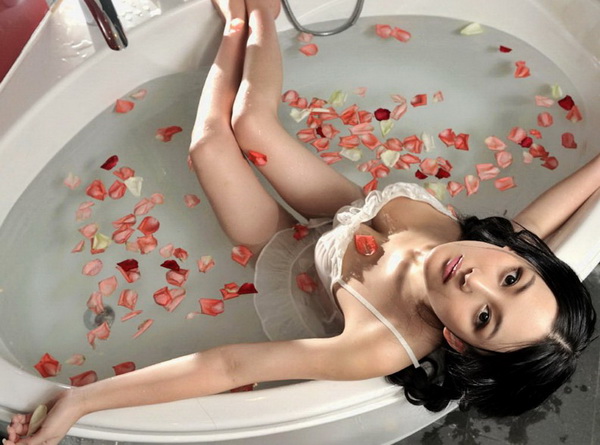 明星美女张馨予写真图片(8)(点击浏览下一张趣图)