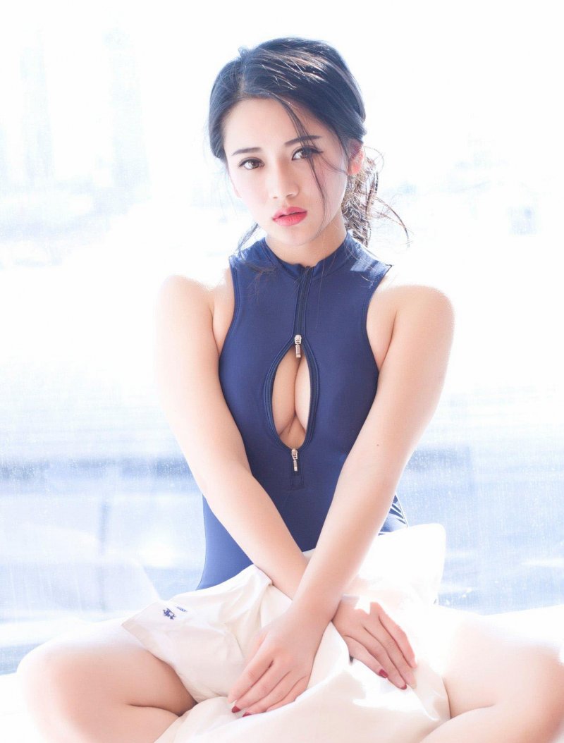爆乳女神性感连体衣私房诱惑写真(11)(点击浏览下一张趣图)