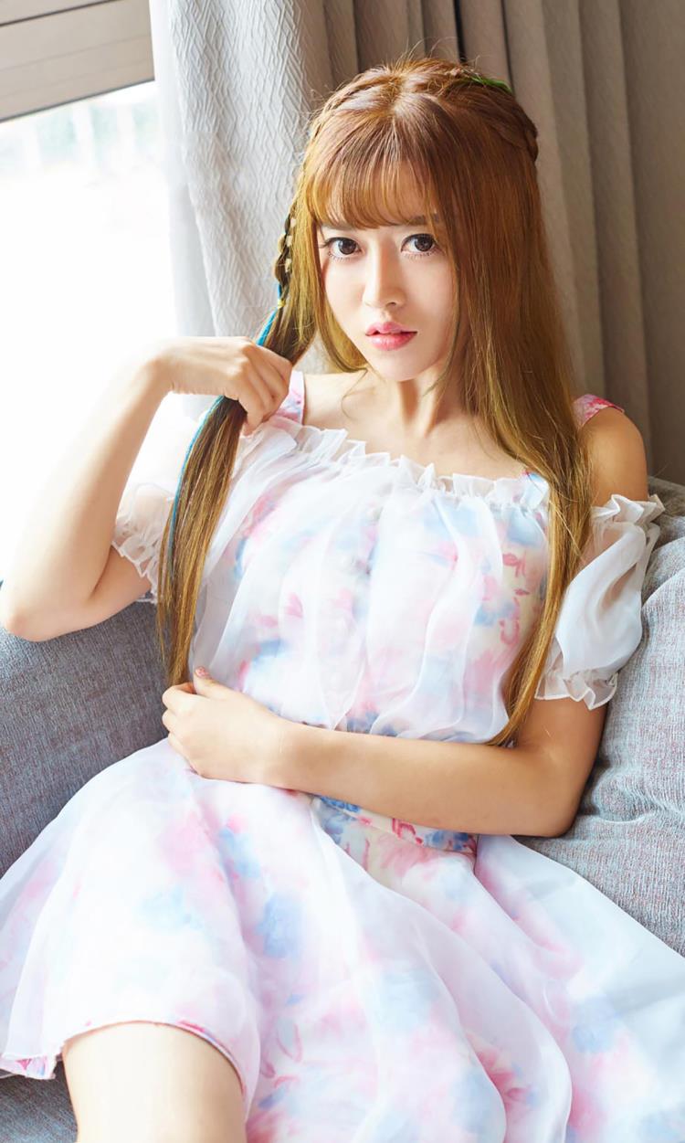 性感尤物化身甜美女仆大胆制服诱惑写真(6)(点击浏览下一张趣图)