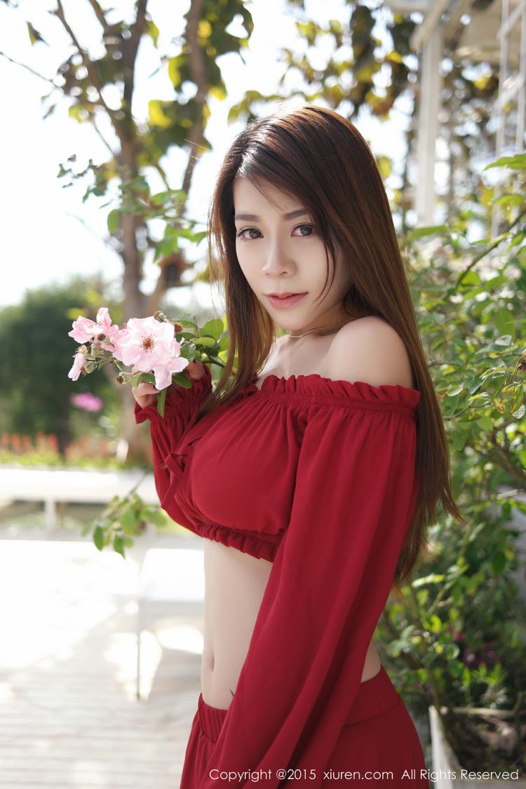 Vetiver嘉宝贝情趣内衣性感写真(5)(点击浏览下一张趣图)