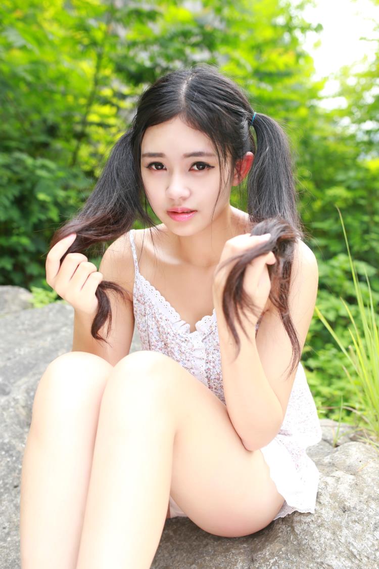 户外小清新美女诱惑高清写真图片(9)(点击浏览下一张趣图)