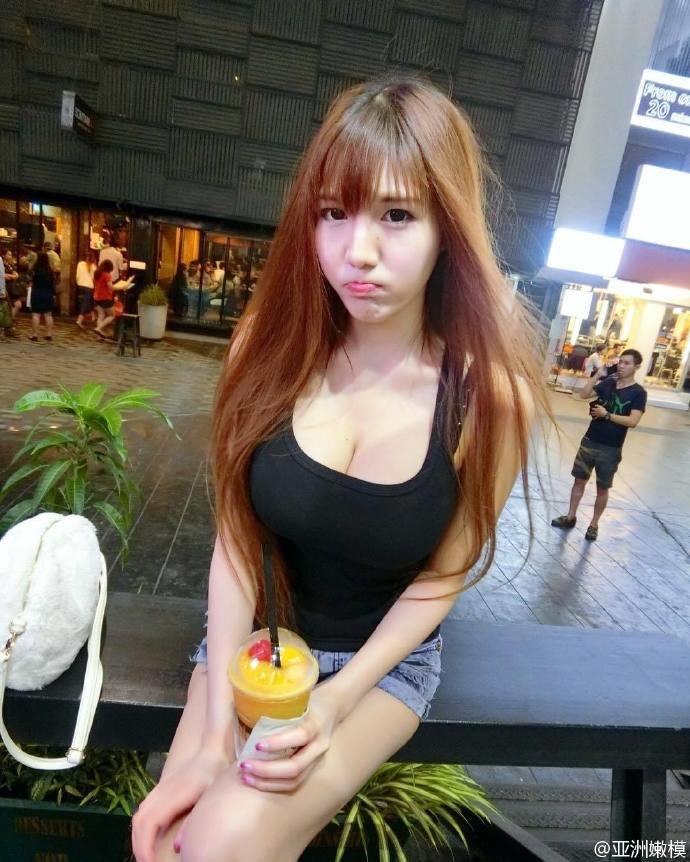 泰国籍日系美女AliceG奶诱惑生活照(3)(点击浏览下一张趣图)