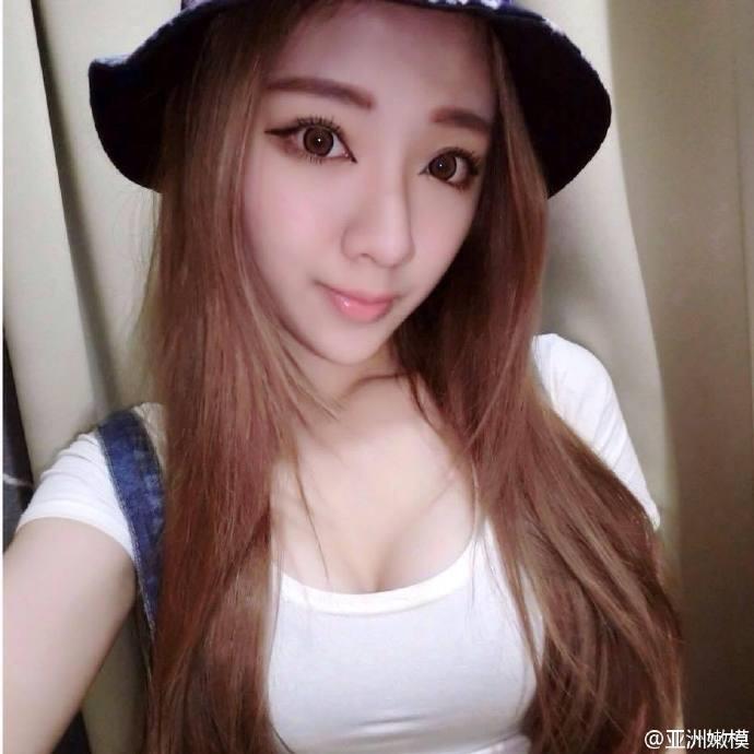 34D美胸大眼妹黄冠洁自拍生活照(点击浏览下一张趣图)