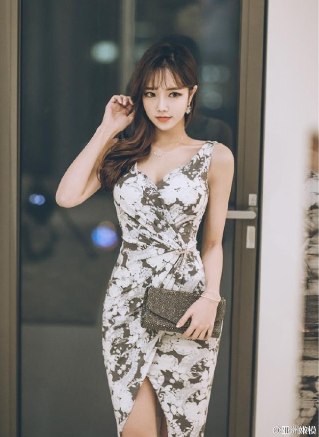 火辣身材诱惑性感美女大尺度写真(8)(点击浏览下一张趣图)