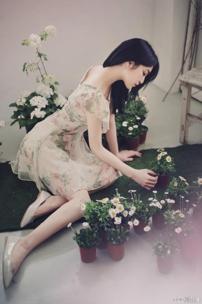 眉清目秀的文艺清新伤感美女私房照(点击浏览下一张趣图)