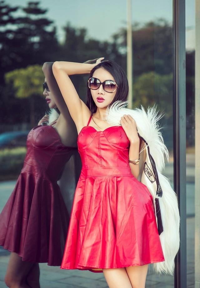 推女神婕西儿护士皮衣诱惑街拍写真(7)(点击浏览下一张趣图)