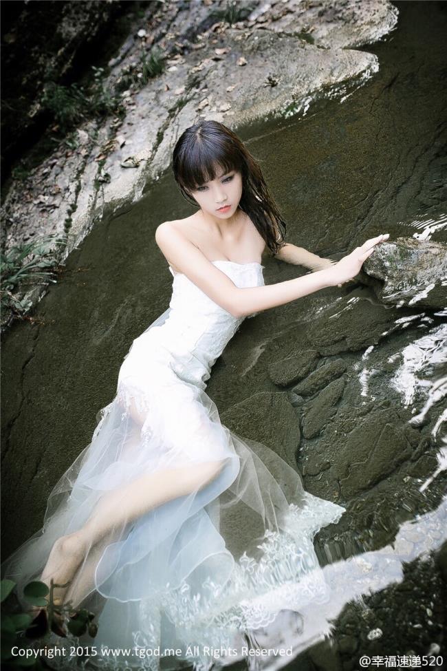 性感美女户外湿身诱惑写真图片(2)(点击浏览下一张趣图)