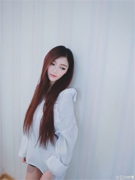 王逗逗的素颜照图片集 王逗逗打胎 王逗逗整容前后(4)(点击浏览下一张趣图)