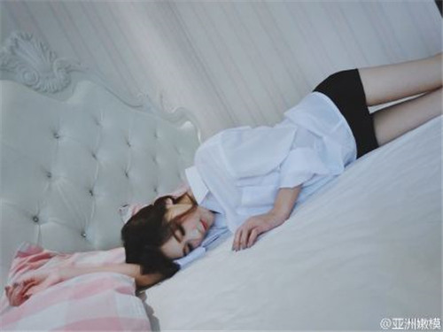 王逗逗的素颜照图片集 王逗逗打胎 王逗逗整容前后(8)(点击浏览下一张趣图)