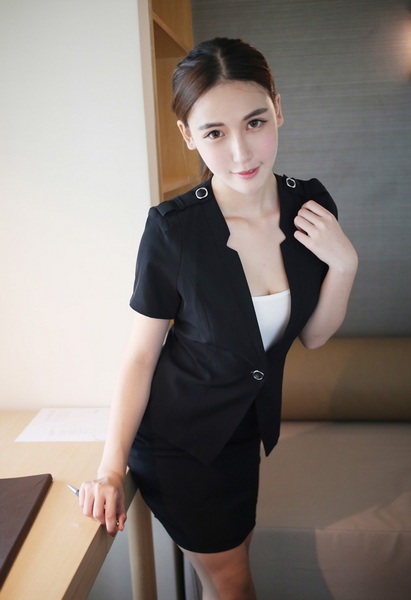 金发美女火大战黑鸟 黑人长枪大战金发女人图片(8)(点击浏览下一张趣图)