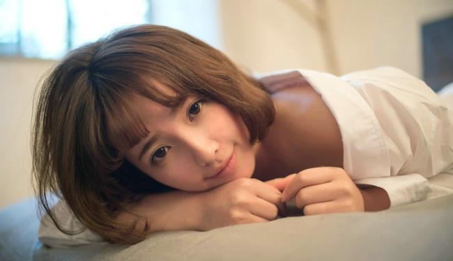清纯短发性感女孩文艺写真图片(10)(点击浏览下一张趣图)