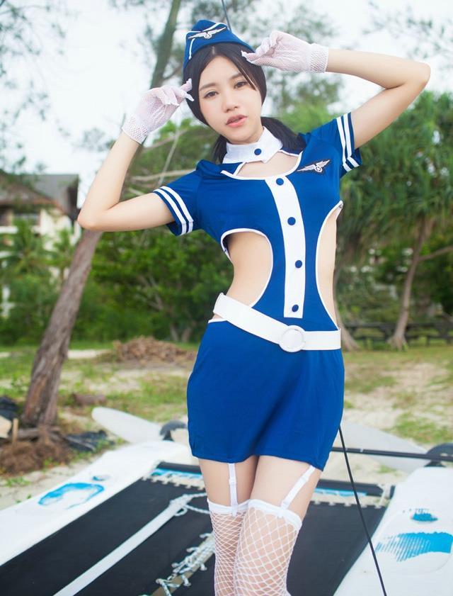 性感美女绮里嘉ula俏皮海军蓝制服写真(点击浏览下一张趣图)